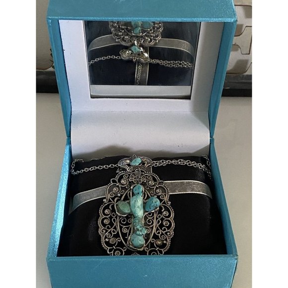 Silvertone Large Oval Cross Shaped Faux Turquoise Stone 16” Necklace Pendant Box - Picture 3 of 16